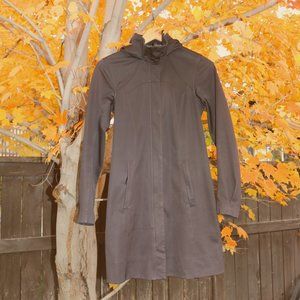 Lululelmon classy lined long rain jacket sz 2